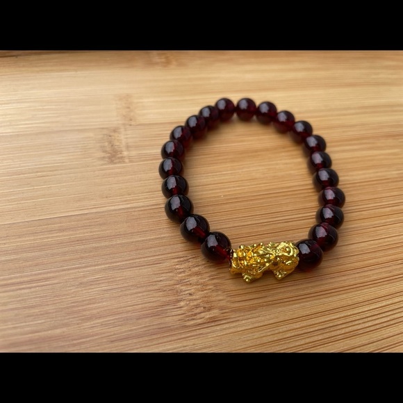 Red Garnet Stone Pixiu Wealth Bracelet - Picture 5 of 6